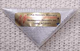 Tri-Pak Star Dielectric Resonator