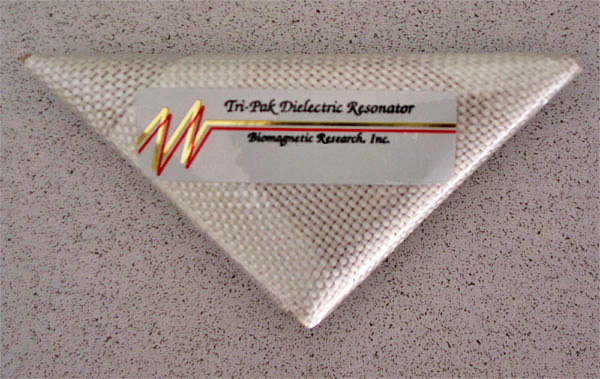 Tri-Pak Dielectric Resonator